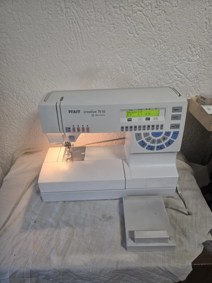 Pfaff 7510 creative  Nähmaschine IDT - Image 4 of 4