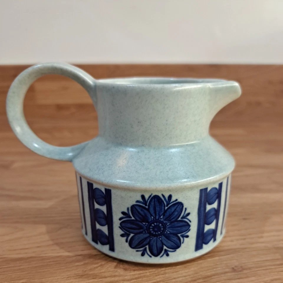 VINTAGE MIDWINTER STONEHENGE BLUE DAHLIA  MILK JUG - Image 3 of 4