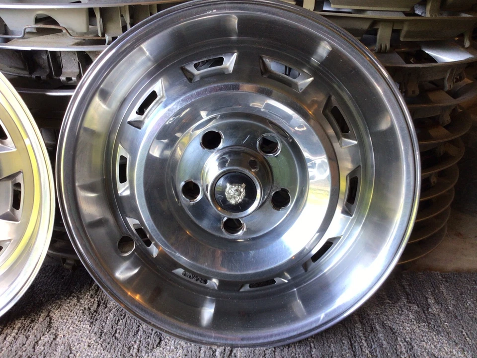 (4) 1980-87 Jaguar XJ6 15" Tapacubos Tapacubos Acero Inoxidable 10 Ranuras 5 Tacos #63501A Foto 3 de 4