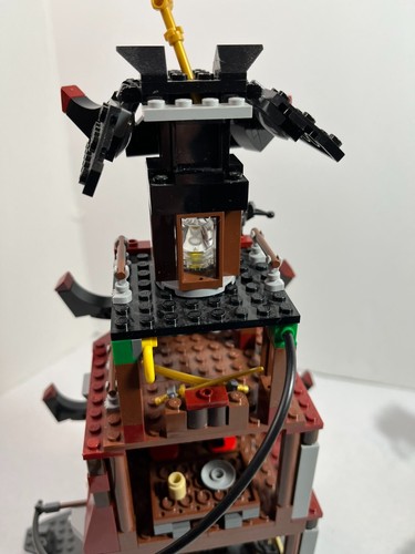 LEGO Ninjago: The Lighthouse Siege 70594 + Master Wu Dragon 70734 - Picture 12 of 14