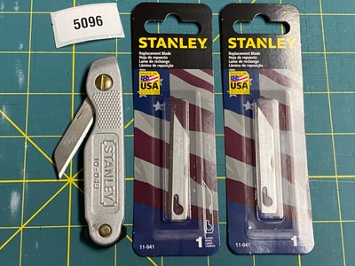 Stanley 10-049 Utility Knife w 2 New Replacement Blades 