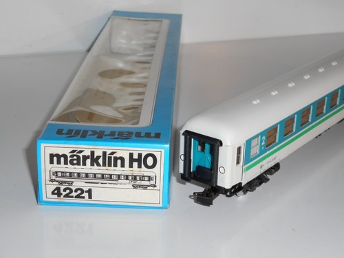 Marklin 4221 DB Intercity carriage. Excellent cond. For 3 Rail AC. HO scale. Box - Picture 2 of 15