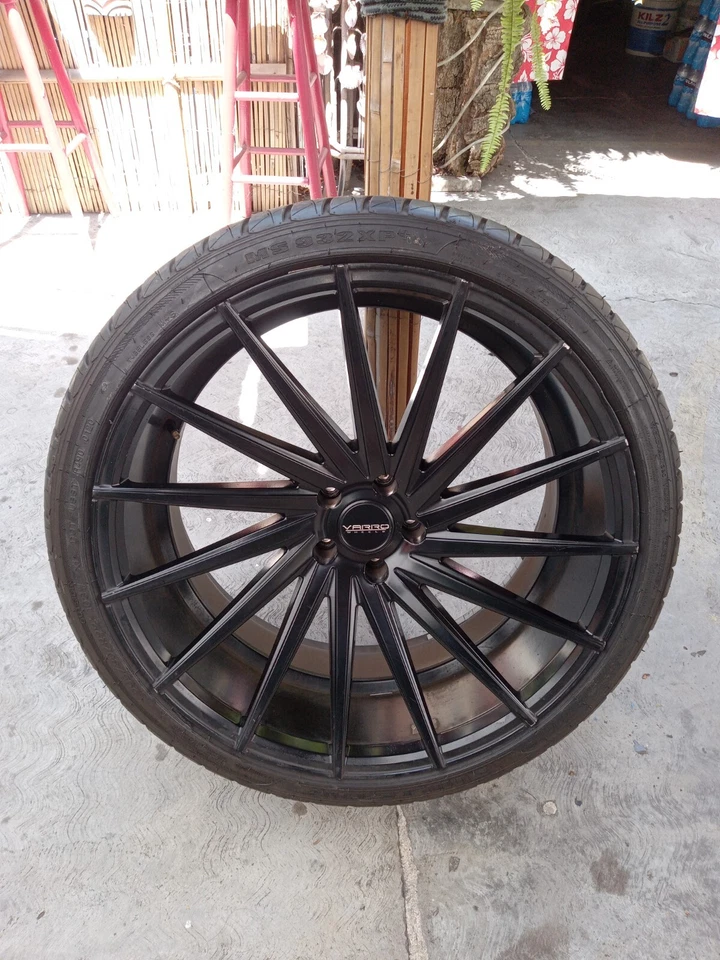 4 ruedas y neumáticos Varro "22" en muy buen estado Foto 2 de 4