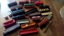 Lot of  MIX  Scale Freight Trains Box Cars Flat Cabooses #4