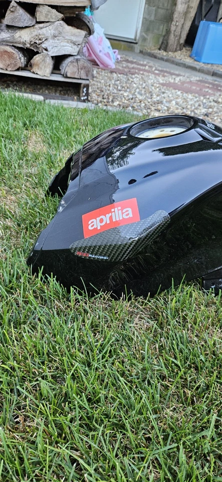 Tanque de fábrica Aprilia RSV4 2009-2015 Foto 3 de 4