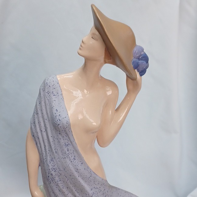 Vintage 24" Large Lady Woman Sculpture Statue Figure  Dress Hat Beautiful