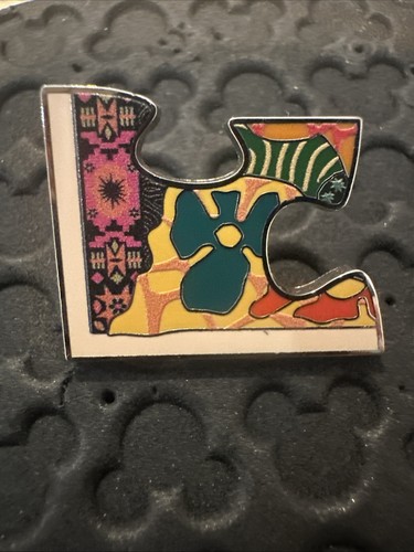 2023 Disney Mystery Pin WDW Animal Kingdom Puzzleteil unterer linker Rand