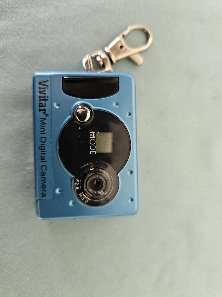 Cámara digital con llavero Vivitar vintage Foto 2 de 4