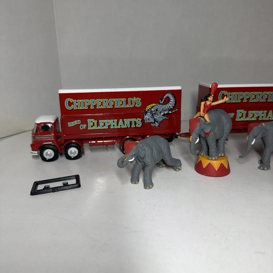 Corgi Chipperfields Circus Foden S21 Lorry Trailer Elephants 1:50 Set -READ DESC - Image 3 of 4