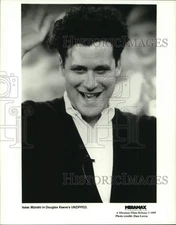 1995 Press Photo Isaac Mizrahi in a scene from "Unzipped." - lrp27266