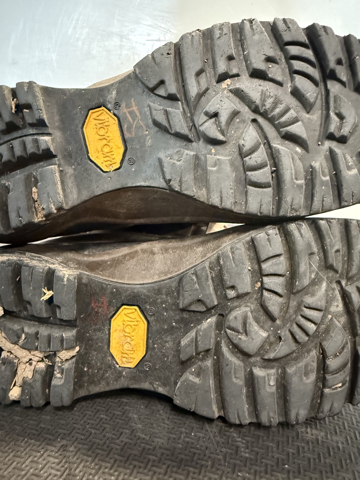 Chippewa Waterproof Leather Camo Hunting & Snake Boots Mens 9 D Vibram. ITALY