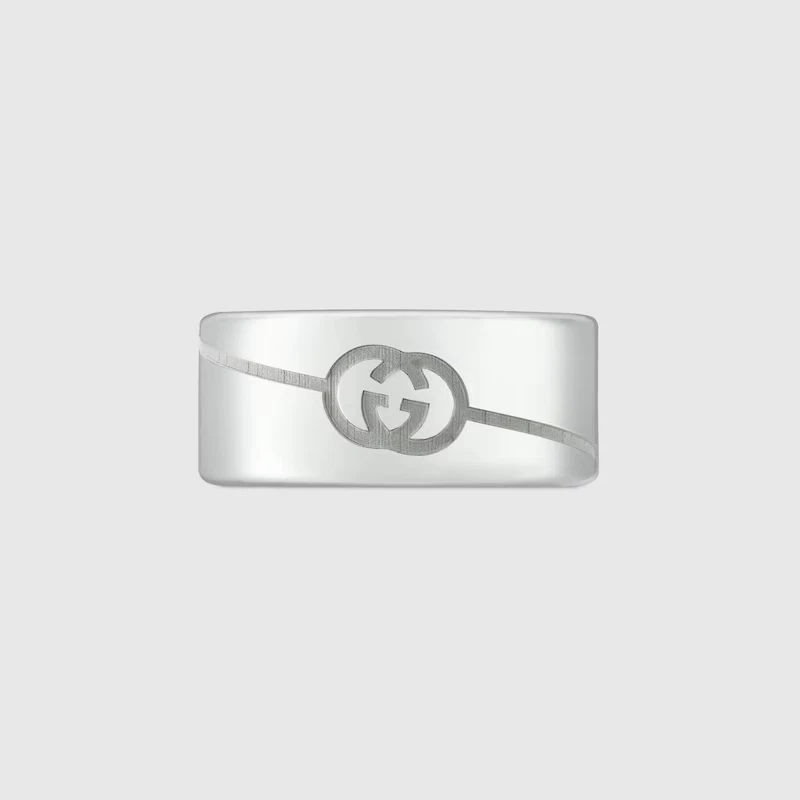 Bague large G étiquette imbriquée diagonale Gucci 9 mm argent YBC774053001019