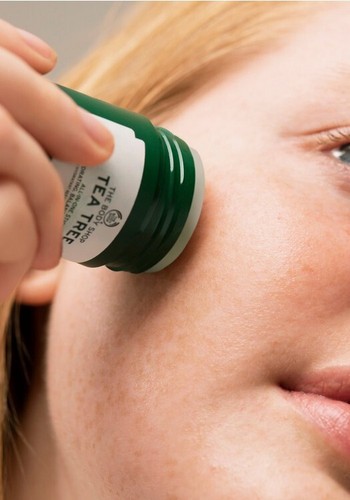 Body Shop ~ TEA TREE Skin Clearing Products ~ Treat Blemishes & Blackheads - Picture 53 of 55