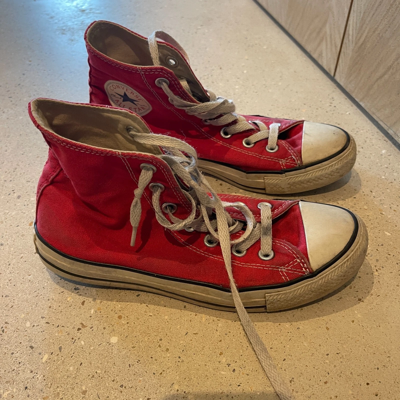 Scarpe da ginnastica converse alte rosse taglia 5