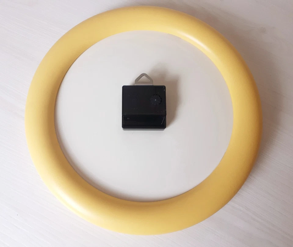 Orologio Guzzini da parete vintage anni 90 bordo giallo pastello Made in Italy - Imagen 3 de 4