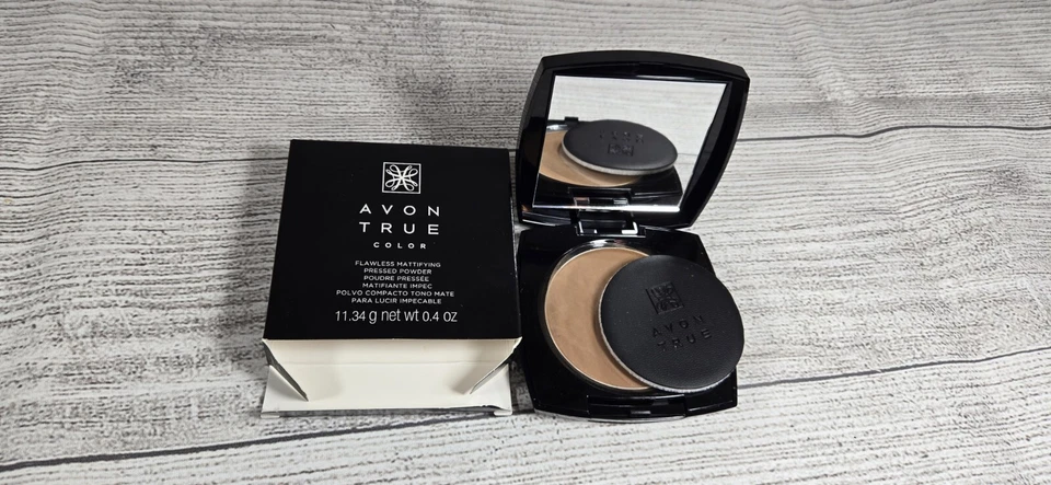Avon True Color Flawless Mattifying Pressed Powder - Toffee  - Image 3 of 4