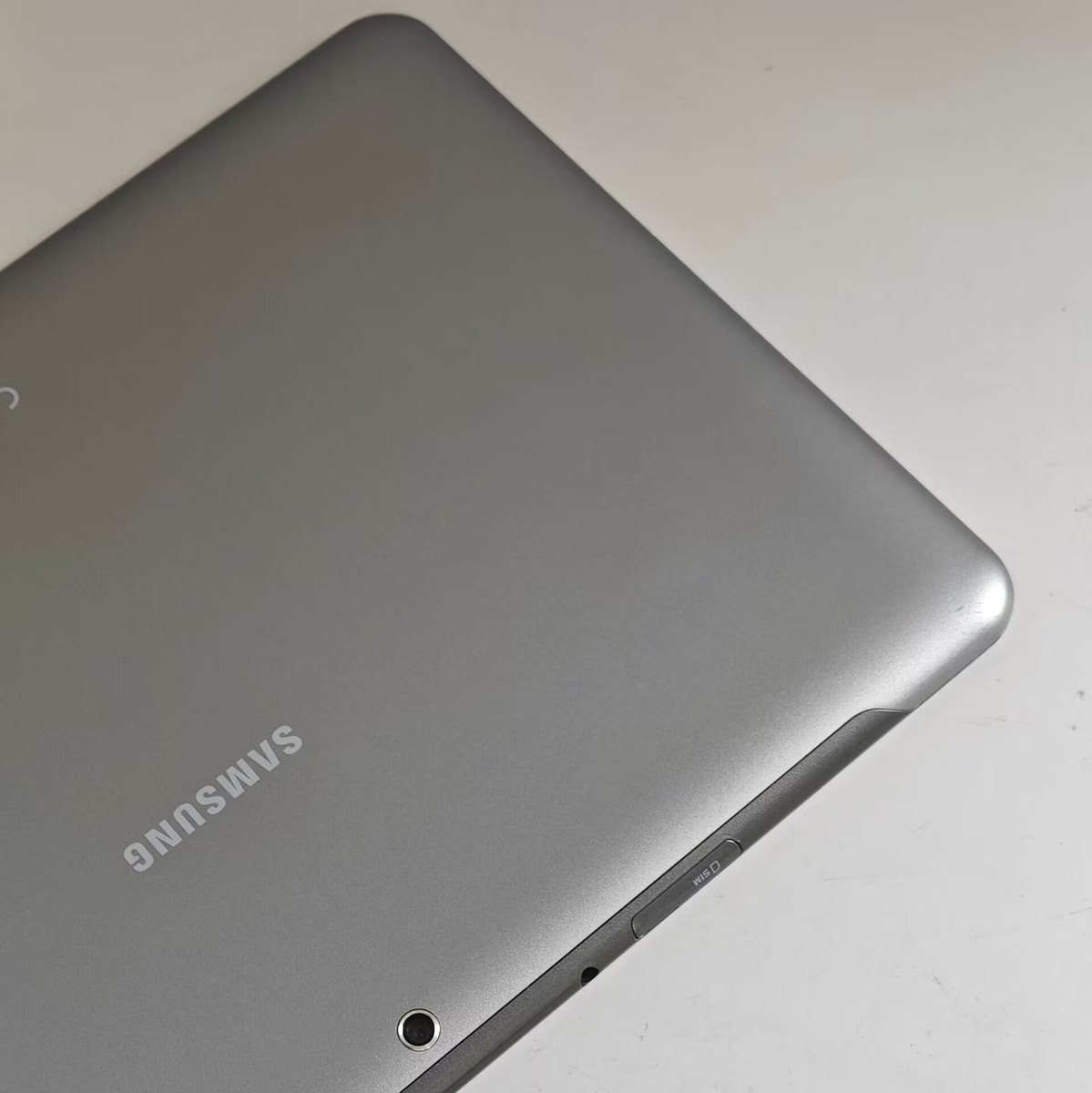 Samsung Galaxy Tab 2 10.1 GT-P5100 Tablet Android 4.0.3 Wi-Fi 10.1