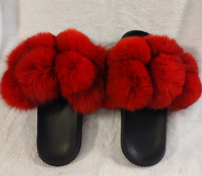 Women's Red Faux Fur slippers/flip flops size 8.5/9.5 U.S, 40/41 EU