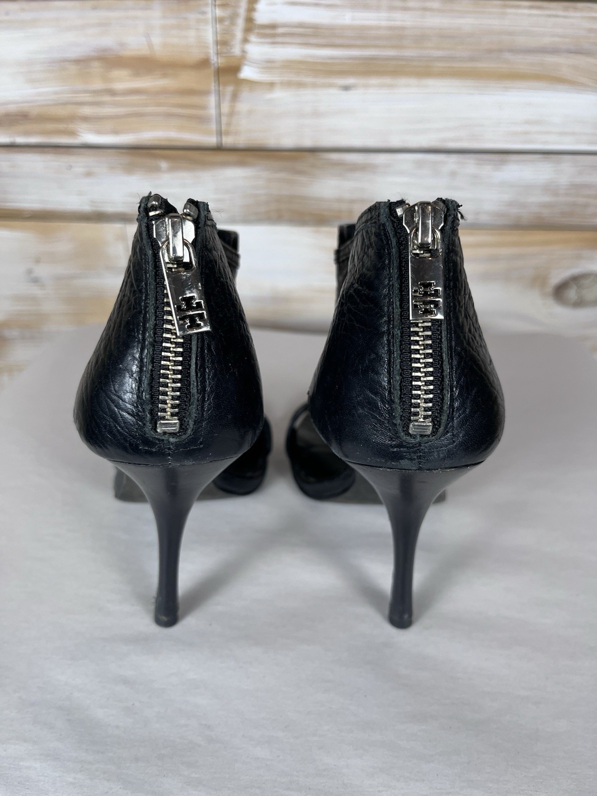 Tory Burch Peep Toe Ankle T-Strap Heels Women’s 9M Black Textured thumbnail 3