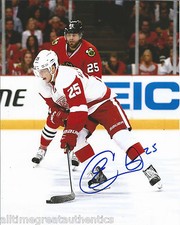 DETROIT RED WINGS CORY EMMERTON HAND SIGNED AUTHENTIC 8X10 PHOTO B NHL W/COA