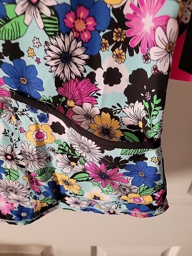 Flowers Performance Stretch Ethical fabric Scrub top Size Large w/Pockets NWT - Picture 5 of 14