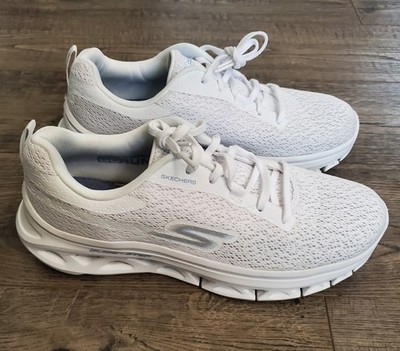 Skechers Glide Step Go Run   Women s Size 9 US White Running Shoes 