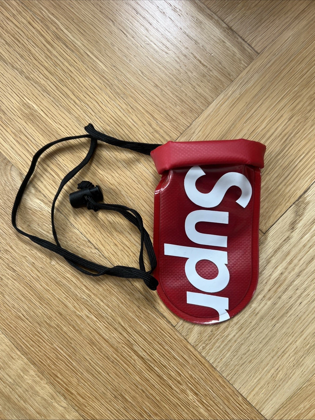 Supreme SealLine voir pochette petite rouge SS18