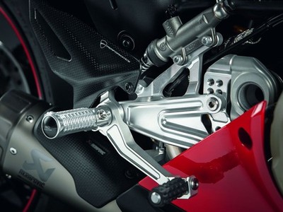 ADJUSTABLE REAR SETS RIDER RIZOMA FOR DUCATI PANIGALE V4 / S / R