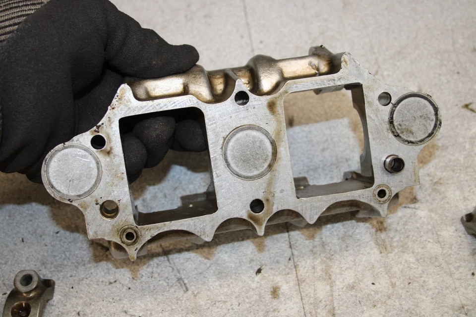 Honda CB750 1973 cuatro torres de leva soportes basculantes B13-1978. AAP Foto 3 de 4