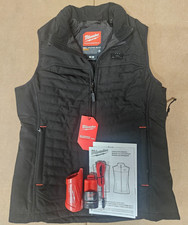 NEW Milwaukee M12 Women's Black Heated Axis Vest Kit Size: S Model F300B-21S