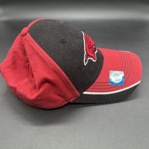 Arkansas Razorbacks Embroidered Baseball Cap Maroon/Black Pre Owned Licensed - Picture 2 of 7