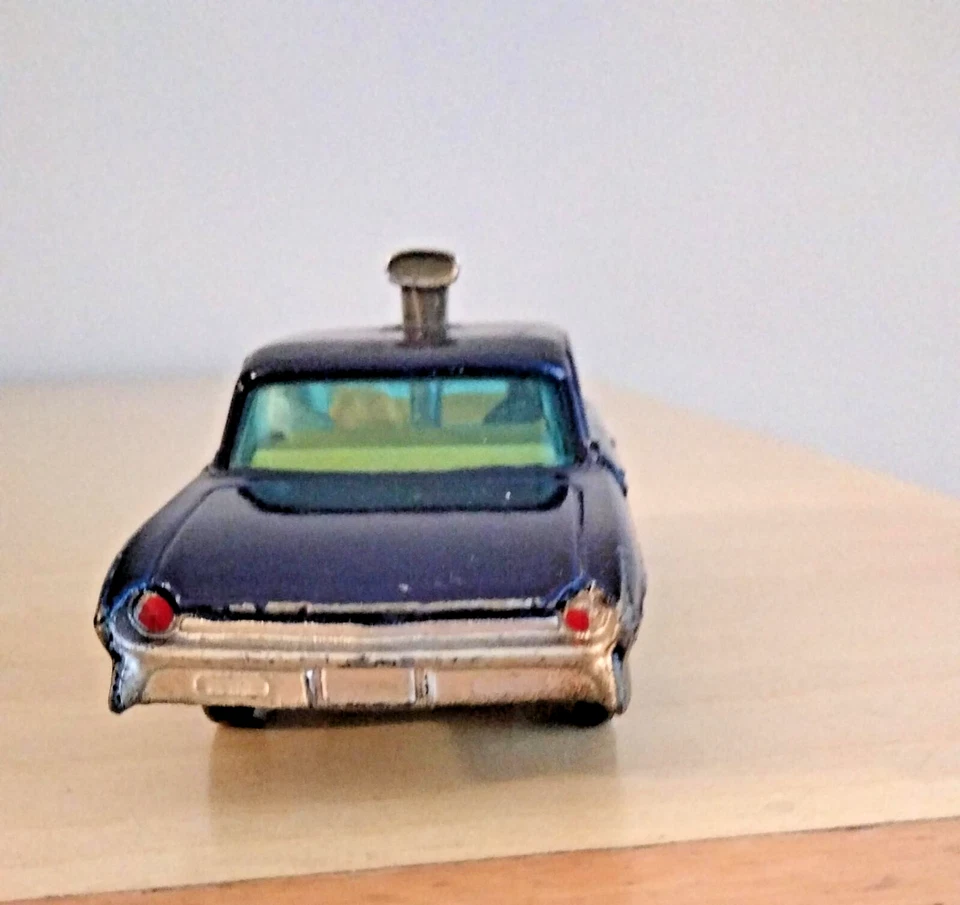 V) MODELLINO OLDSMOBILE SUPER 88 SCERIFF CAR. PRODUZIONE CORGI TOYS. - Immagine 4 di 4