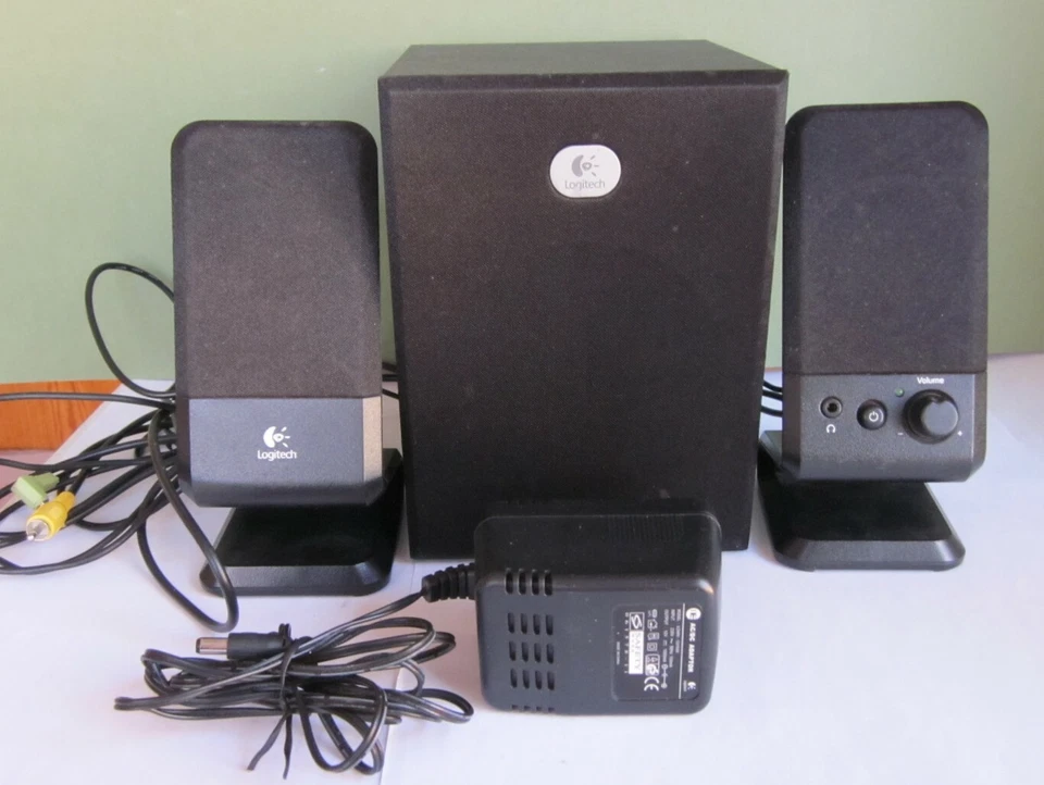 LOGITECH Lautsprecher R20 Speaker System mit Subwoofer S - 0153B