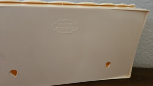 Owl Tissue Storage Box. Almond Acrylic VTG MCM Plastic Scalloped Edge by Wolff. - Picture 6 of 8
