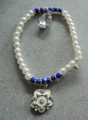 DMK Armband Schmuck blau / weiß Perlen Motiv Blume gestempelt/signiert Nr. 1402