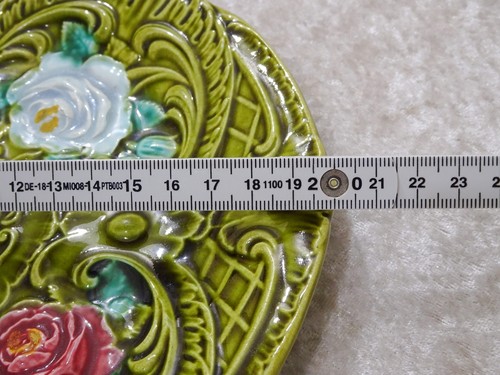 Antiguo plato decorativo Villeroy Boch mayólica diseño cerámica relieve vintage alrededor de 1900 - Imagen 3 de 3