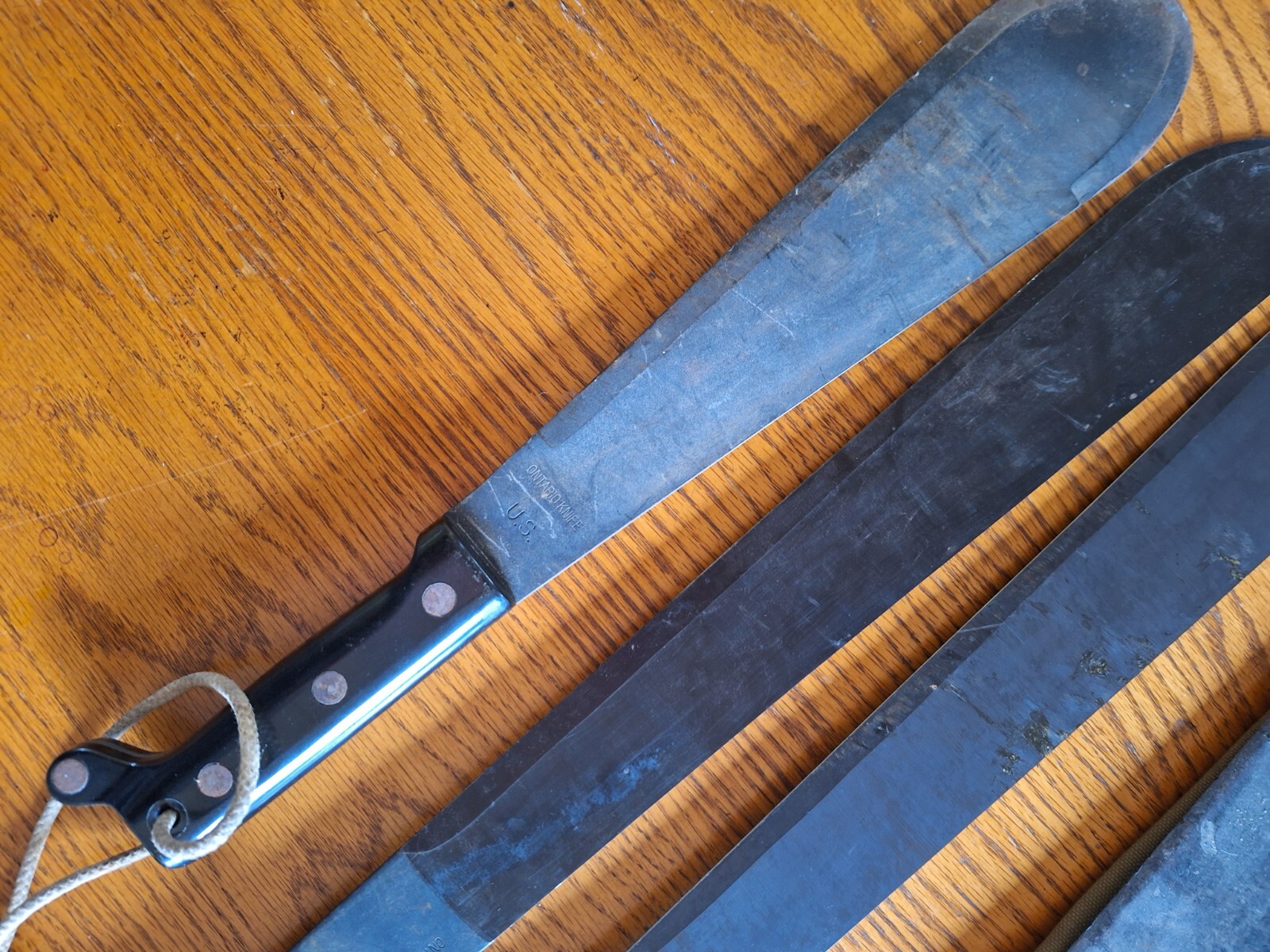 VINTAGE LOT OF 5 MILITARY MACHETES US VIETNAM ONTARIO BRITISH SHEFFIELD