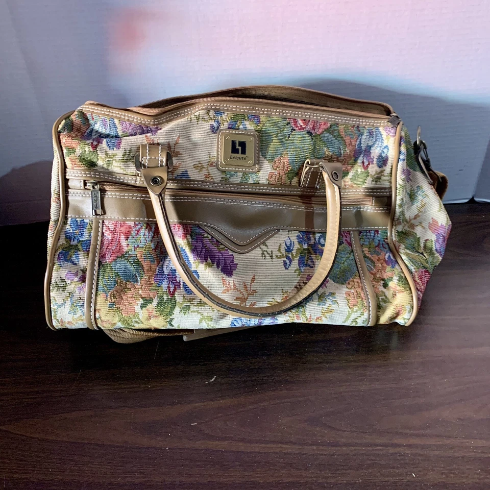Bagagem de Lazer Vintage Anos 80 Tapeçaria Bege Floral Bolsa de Transporte Acabamento Bronzeado - Imagem 4 de 4