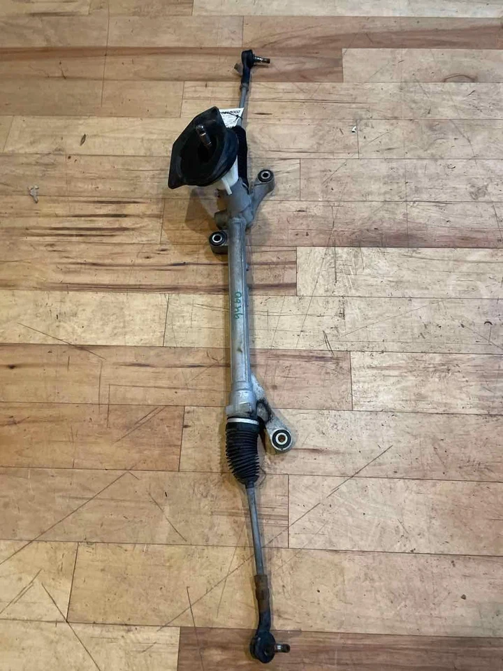 Barra eléctrica y piñón del engranaje de dirección sin turbo Ae8z3504a para Ford Fiesta 2011-2019 Foto 2 de 4