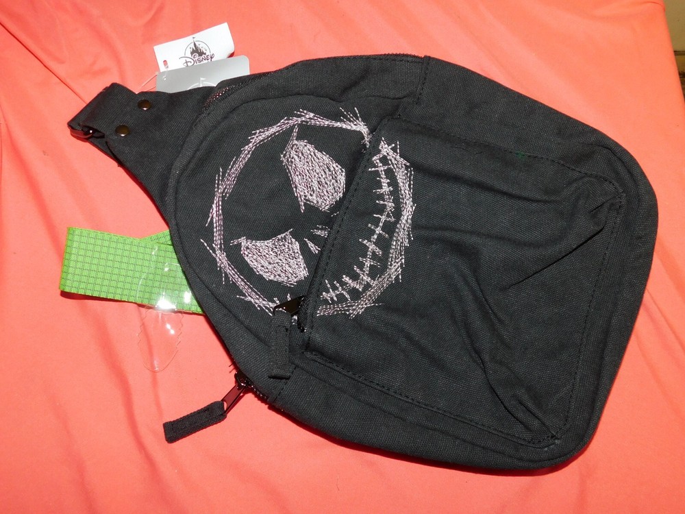 DISNEY PARKS THE NIGHTMARE BEFORE CHRISTMAS SLING MESSENGER BAG NEW