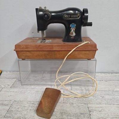 Vintage 1975 Durham Industries Holly Hobbie Mini Toy Sewing Machine