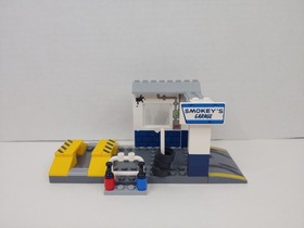 LEGO Smokey's Garage 10743 CARS 3 Juniors 100% Complete