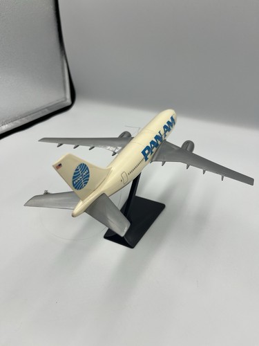VINTAGE Pan Am PLANE SNAP FIT TYPE Desktop Model Plastic Vtg WITH BLACK STAND - Picture 10 of 24
