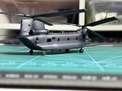 1:144 US Army 160th SOAR MH-47G Chinook Helicopter” finished model