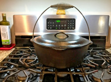VINTAGE LODGE #10 "DO" DUTCH OVEN w/SELF BASTING COVER Made In USA
