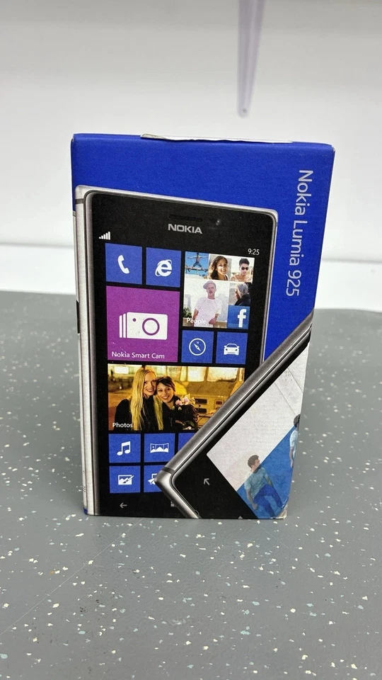 Smartphone Nokia Lumia 925 16GB+1GB windows phone 8 Nuovo Sigillato Collezione - Immagine 2 di 2