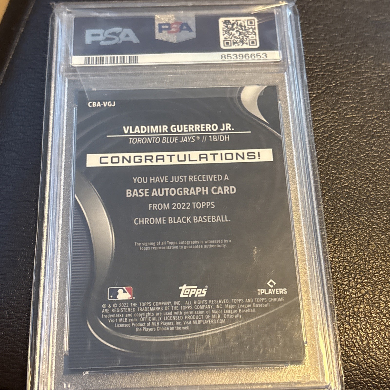2022 Topps Chrome Black Vladimir Guerrero Jr. Auto Gold Refractor #35/50 PSA 10 view 3