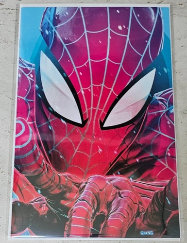 ULTIMATE SPIDER-MAN #14 - John Giang Variant cover (only 1000 copies) ComicTom