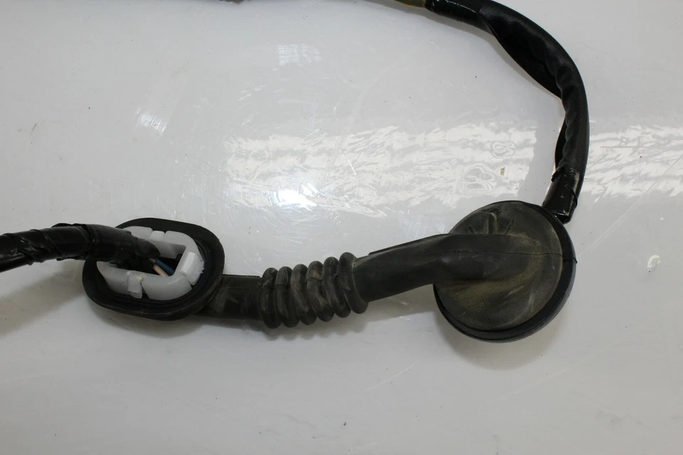 Жгут проводов для багажника подъемного борта 2011-2016 SCION TC от оригинального производителя 82184-21261 - Изображение 4 из 4