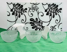 Gorham Smoked Floral 14 Inch  Chip And Dip Condiment Tray With 3 Dipping Bowls